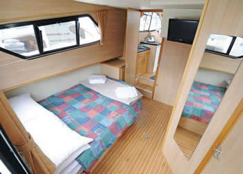 Boat interior image 3
